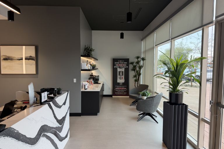 10x health scottsdale front desk photo
